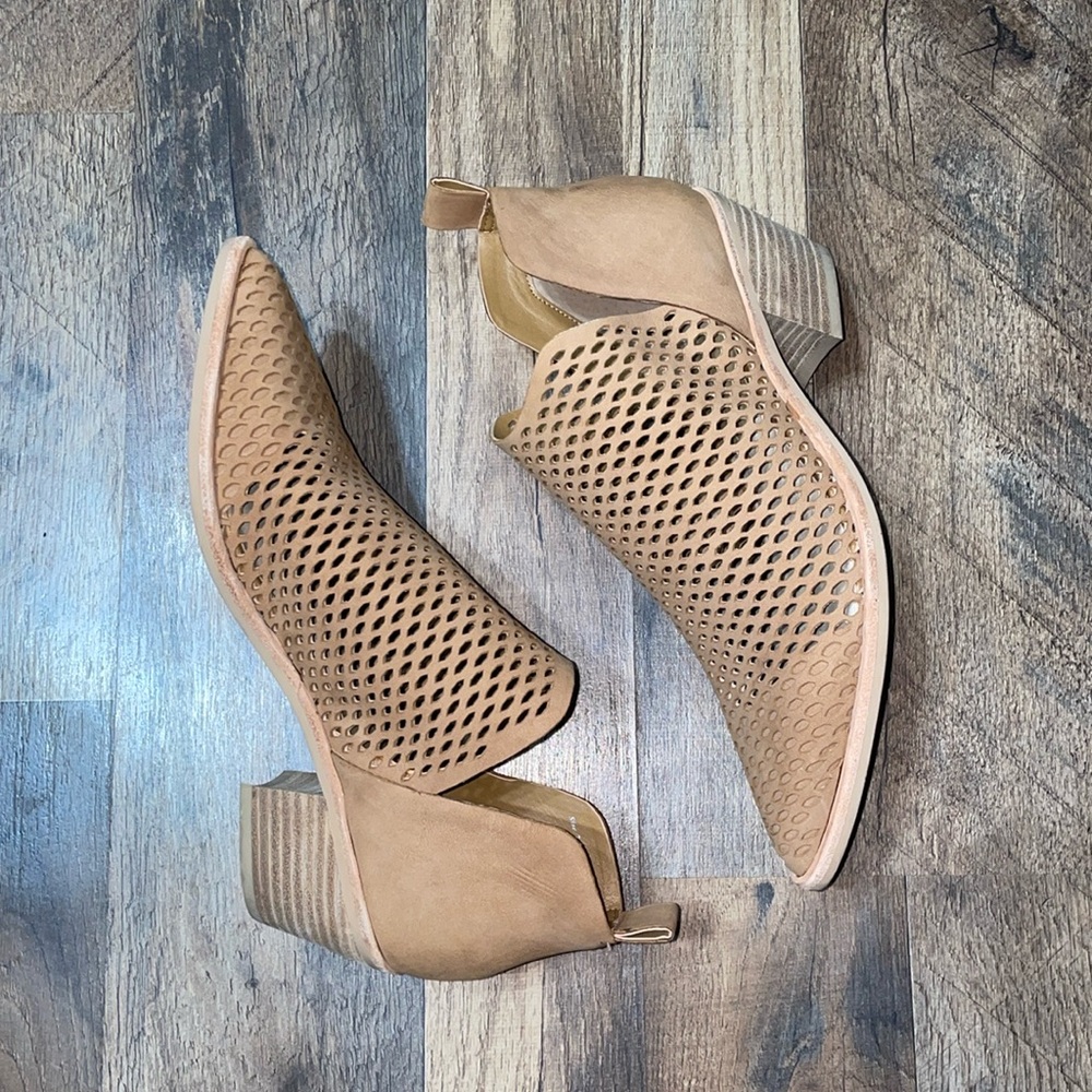 EUC Dolce Vita Perforated booties